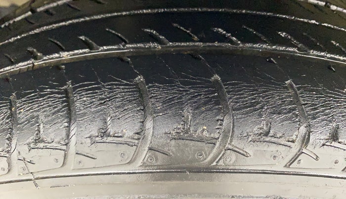 2017 Maruti Celerio VXI AMT, Petrol, Automatic, 31,943 km, Left Front Tyre Tread