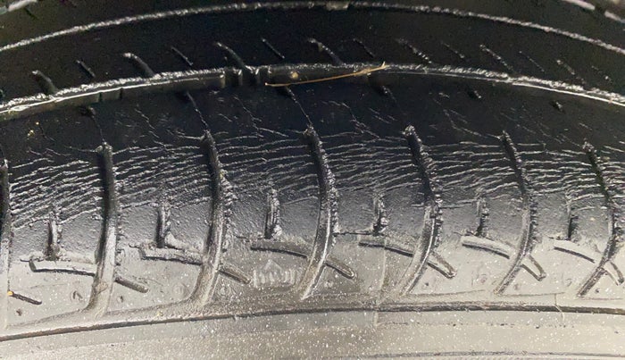 2017 Maruti Celerio VXI AMT, Petrol, Automatic, 31,943 km, Right Front Tyre Tread