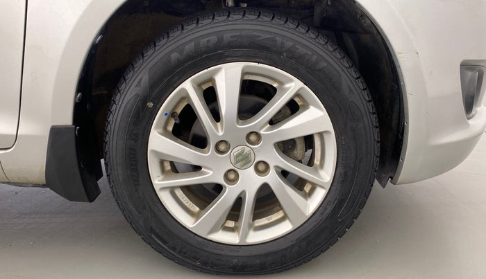 2014 Maruti Swift ZXI D, Petrol, Manual, 12,469 km, Right Front Wheel