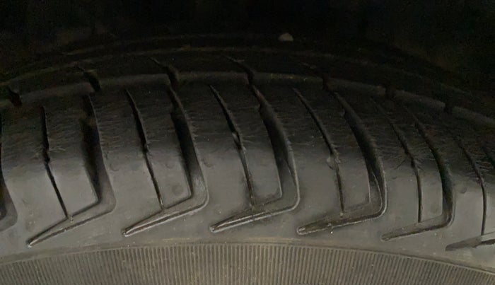 2018 Datsun Redi Go A, Petrol, Manual, 58,939 km, Left Front Tyre Tread