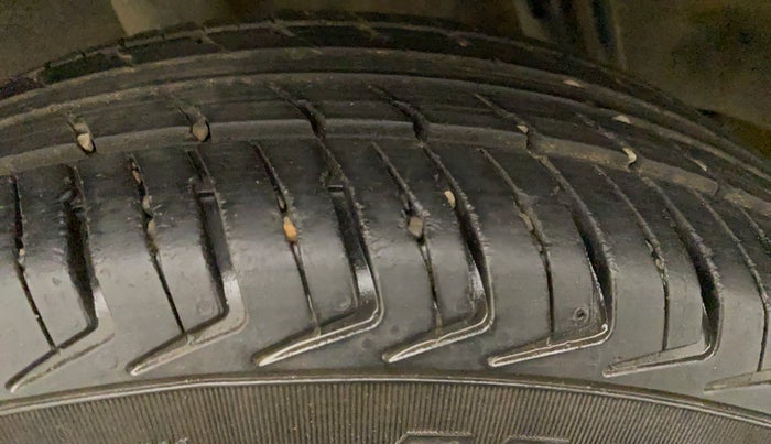 2018 Datsun Redi Go A, Petrol, Manual, 58,939 km, Right Rear Tyre Tread