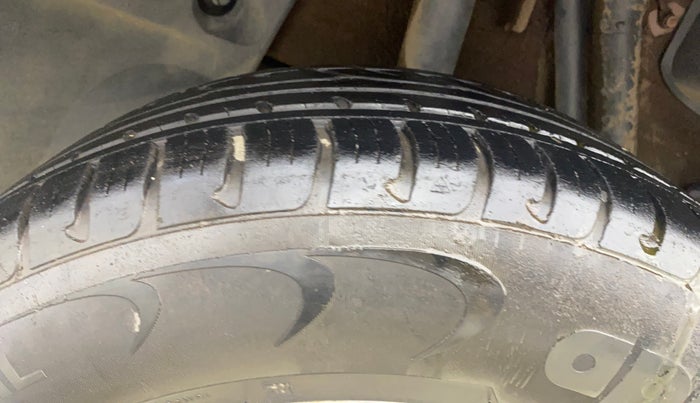 2017 Renault Duster RXS CVT, Petrol, Automatic, 42,374 km, Right Rear Tyre Tread