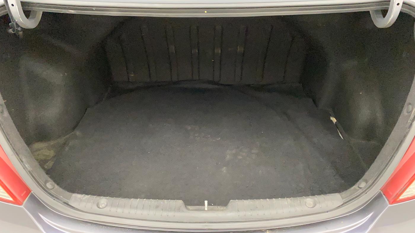 2014 Hyundai Verna FLUIDIC 1.6 VTVT SX, Petrol, Manual, 84,015 km, Boot Inside