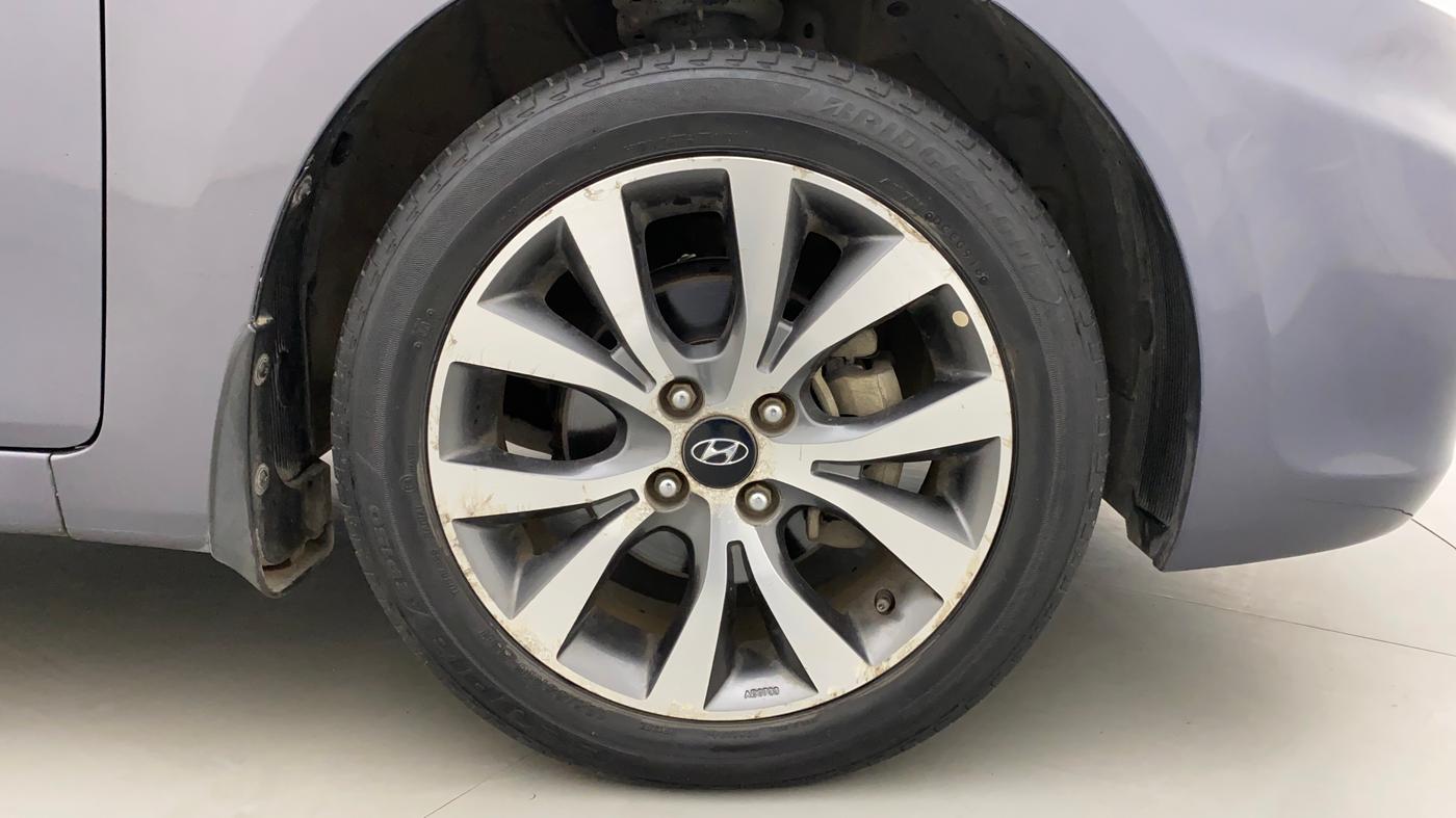2014 Hyundai Verna FLUIDIC 1.6 VTVT SX, Petrol, Manual, 84,015 km, Right Front Wheel