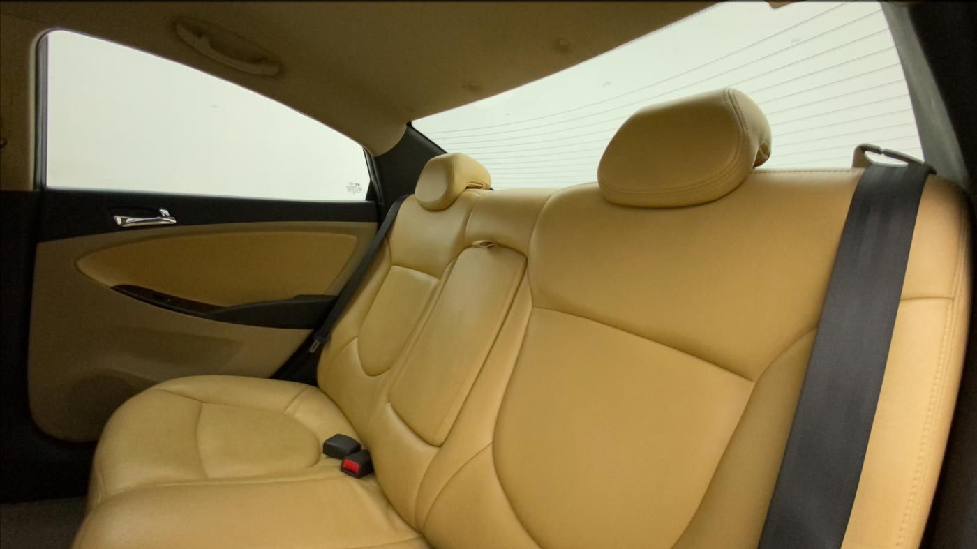 2014 Hyundai Verna FLUIDIC 1.6 VTVT SX, Petrol, Manual, 84,015 km, Right Side Rear Door Cabin