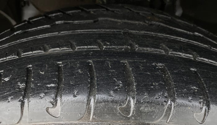 2018 Renault Duster RXZ AMT 110 PS, Diesel, Automatic, 34,552 km, Left Front Tyre Tread