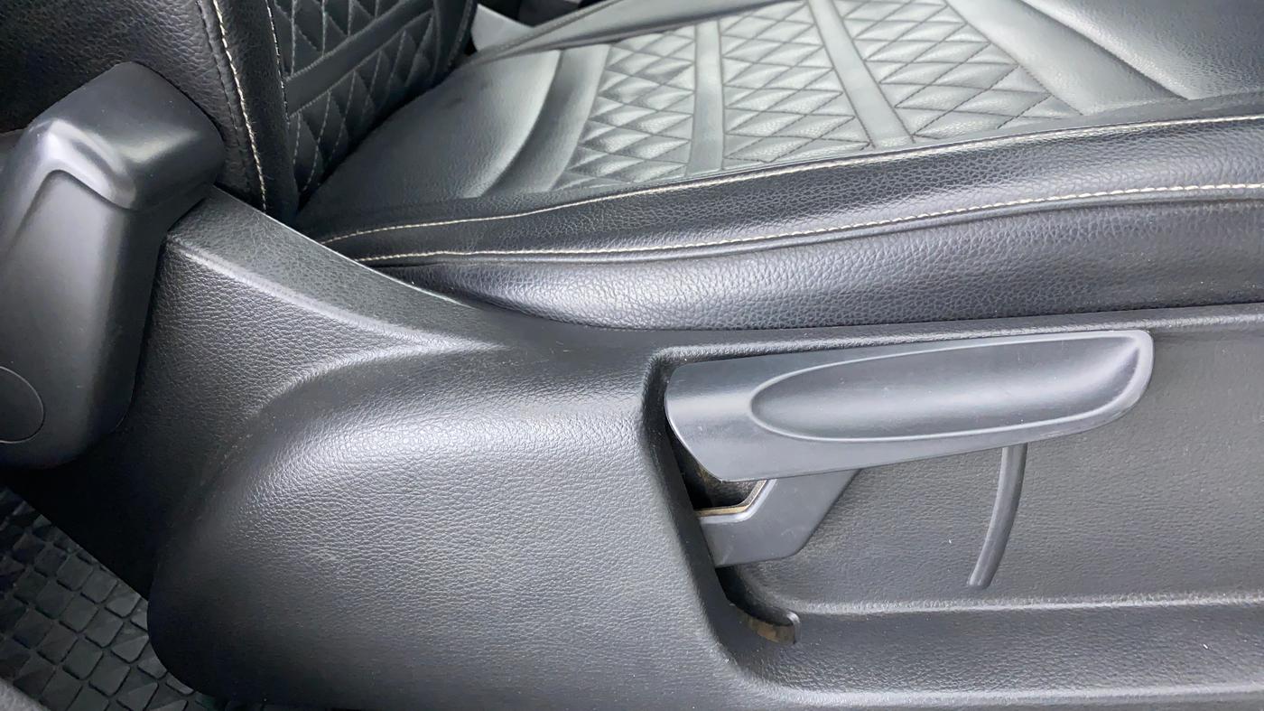 2017 Volkswagen Polo COMFORTLINE 1.2L PETROL, Petrol, Manual, 33,733 km, Driver Side Adjustment Panel