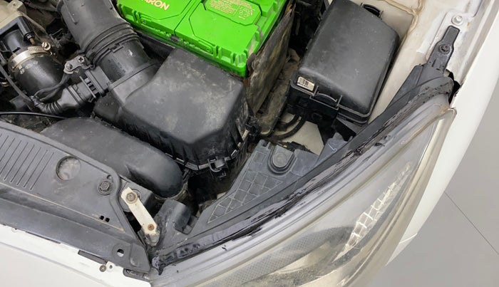 2014 Hyundai i20 MAGNA (O) 1.4 CRDI, Diesel, Manual, 67,260 km, Left headlight - Clamp has minor damage