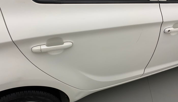 2014 Hyundai i20 MAGNA (O) 1.4 CRDI, Diesel, Manual, 67,260 km, Right rear door - Minor scratches