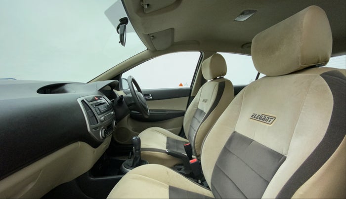 2014 Hyundai i20 MAGNA (O) 1.4 CRDI, Diesel, Manual, 67,260 km, Right Side Front Door Cabin