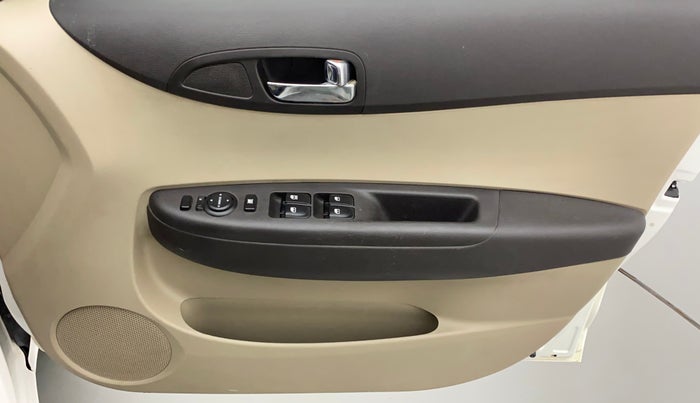 2014 Hyundai i20 MAGNA (O) 1.4 CRDI, Diesel, Manual, 67,260 km, Driver Side Door Panels Control