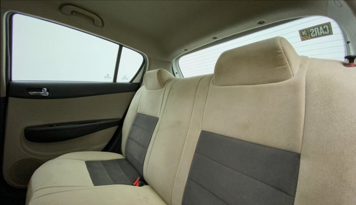 2014 Hyundai i20 MAGNA (O) 1.4 CRDI, Diesel, Manual, 67,260 km, Right Side Rear Door Cabin