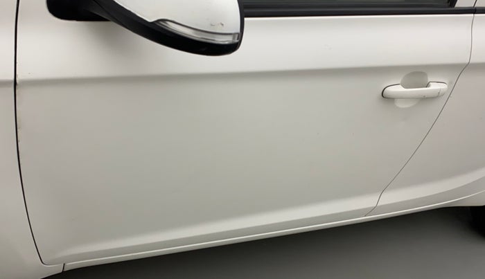 2014 Hyundai i20 MAGNA (O) 1.4 CRDI, Diesel, Manual, 67,260 km, Front passenger door - Slightly dented
