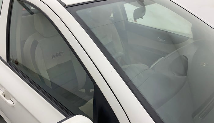 2014 Hyundai i20 MAGNA (O) 1.4 CRDI, Diesel, Manual, 67,260 km, Right A pillar - Minor scratches