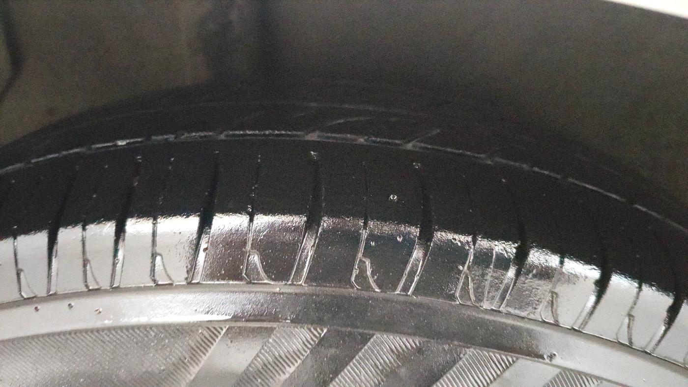 2014 Maruti Ritz VXI, CNG, Manual, 48,812 km, Right Rear Tyre Tread