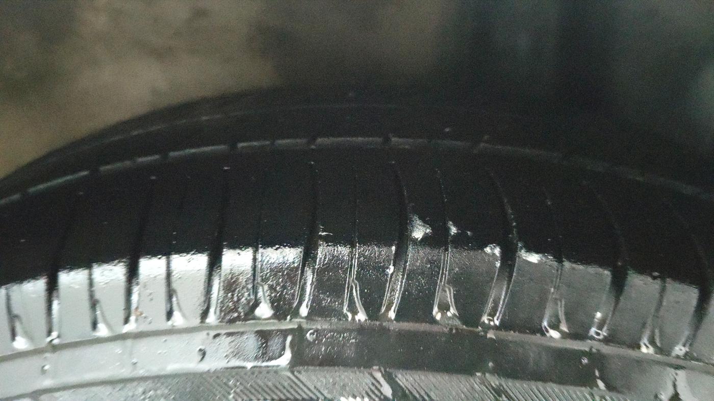 2014 Maruti Ritz VXI, CNG, Manual, 48,812 km, Left Rear Tyre Tread