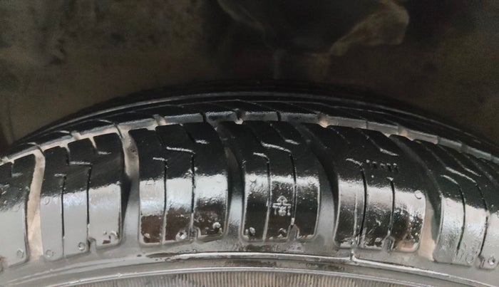 2017 Maruti Celerio VXI CNG, CNG, Manual, 94,079 km, Left Front Tyre Tread