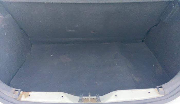 2013 Hyundai i20 MAGNA 1.4 CRDI, Diesel, Manual, 72,869 km, Boot Inside View
