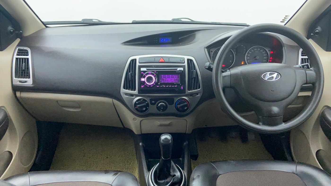 2013 Hyundai i20 MAGNA 1.4 CRDI, Diesel, Manual, 72,869 km, Dashboard View