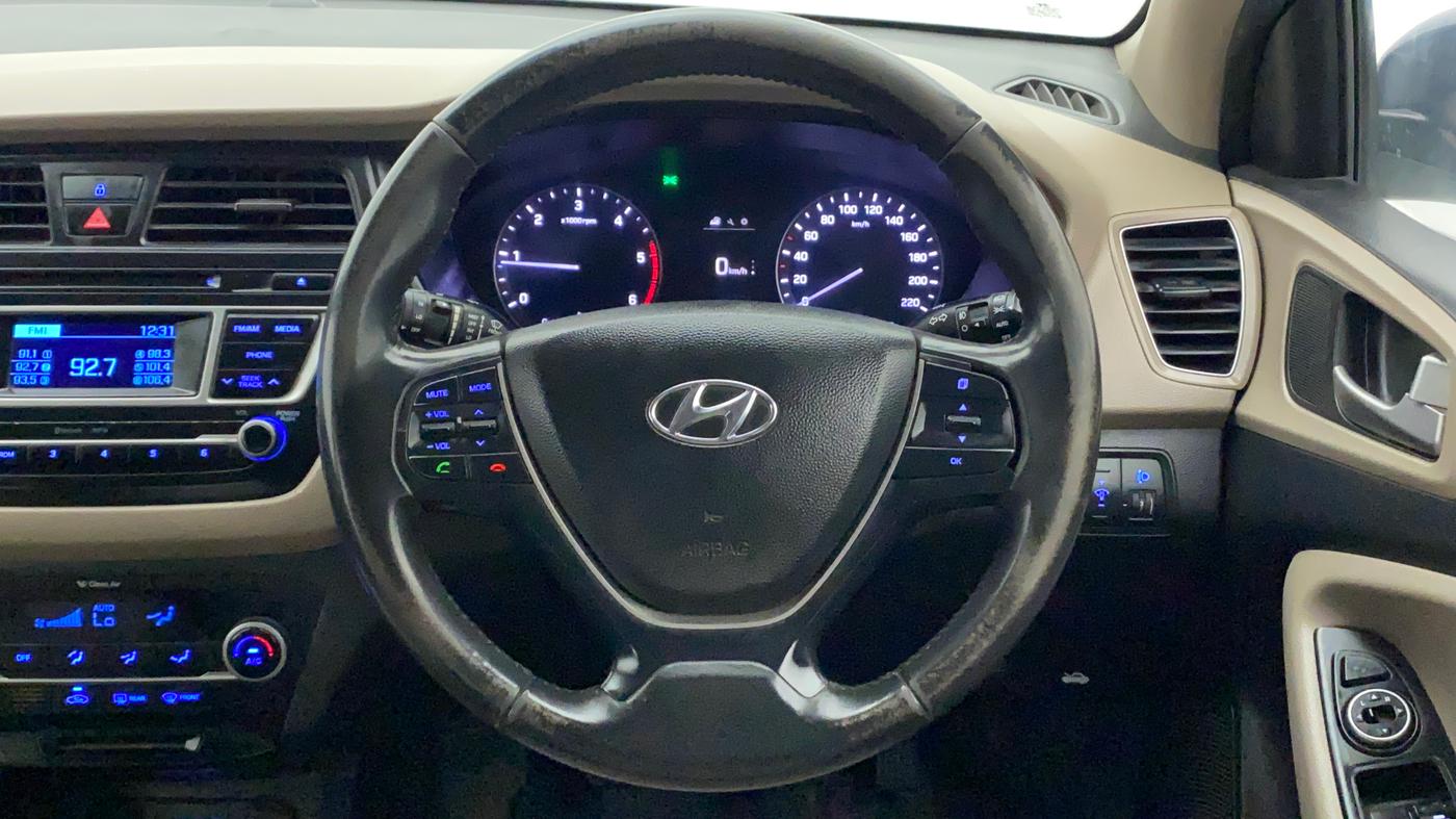 2015 Hyundai Elite i20 ASTA 1.4 CRDI, Diesel, Manual, 1,00,591 km, Steering Wheel Close Up