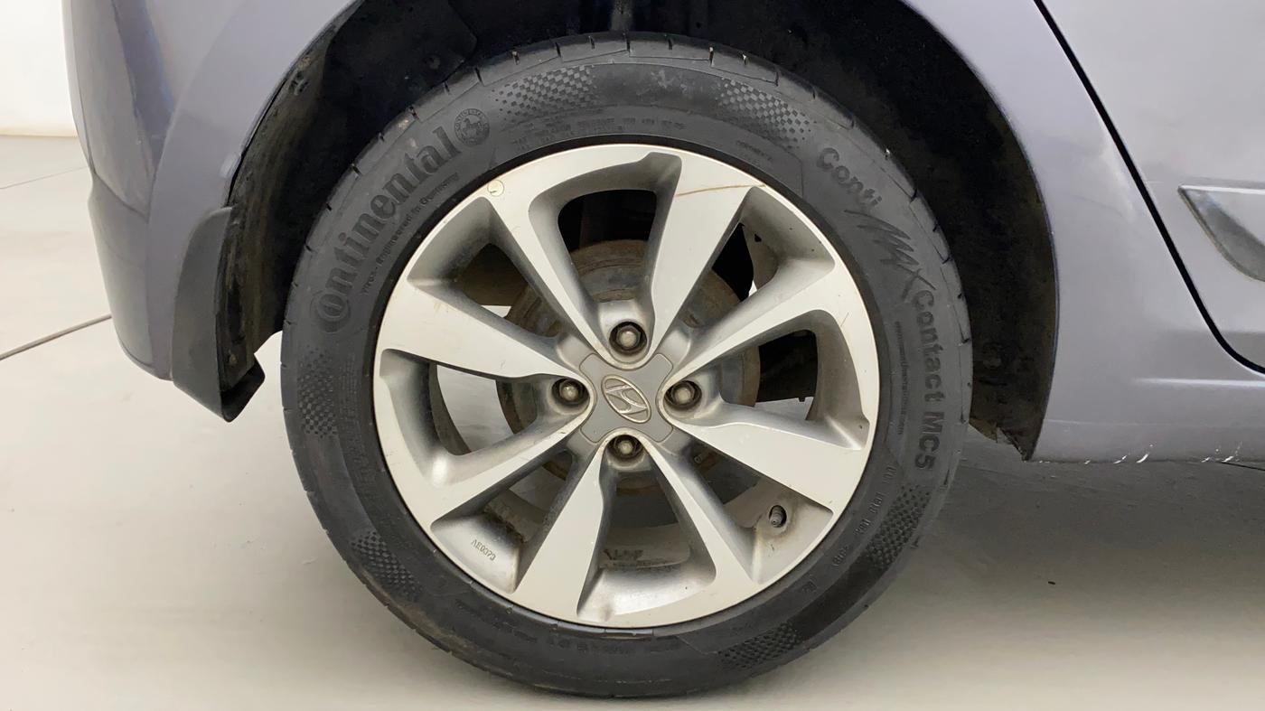 2015 Hyundai Elite i20 ASTA 1.4 CRDI, Diesel, Manual, 1,00,591 km, Right Rear Wheel