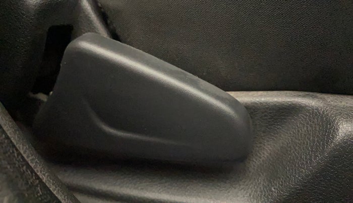 2016 Renault Kwid RXT 0.8 (O), Petrol, Manual, 32,225 km, Driver Side Adjustment Panel