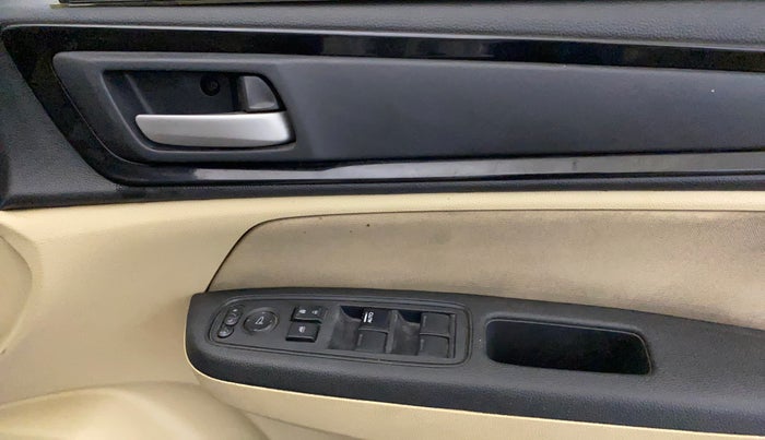 2021 Honda Amaze 1.2L I-VTEC VX, Petrol, Manual, 1,16,311 km, Driver Side Door Panels Control