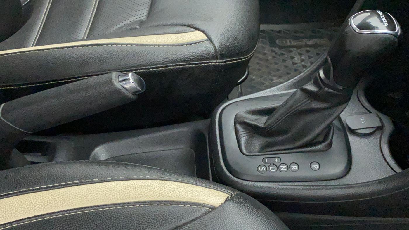 2021 Skoda Rapid AMBITION AT TSI, Petrol, Automatic, 55,436 km, Gear Lever