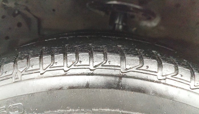 2020 Maruti Ciaz ALPHA  AT 1.5 SHVS PETROL, Petrol, Automatic, 81,801 km, Left Front Tyre Tread