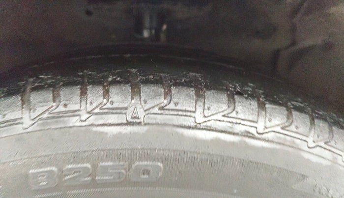 2020 Maruti Ciaz ALPHA  AT 1.5 SHVS PETROL, Petrol, Automatic, 81,801 km, Right Front Tyre Tread