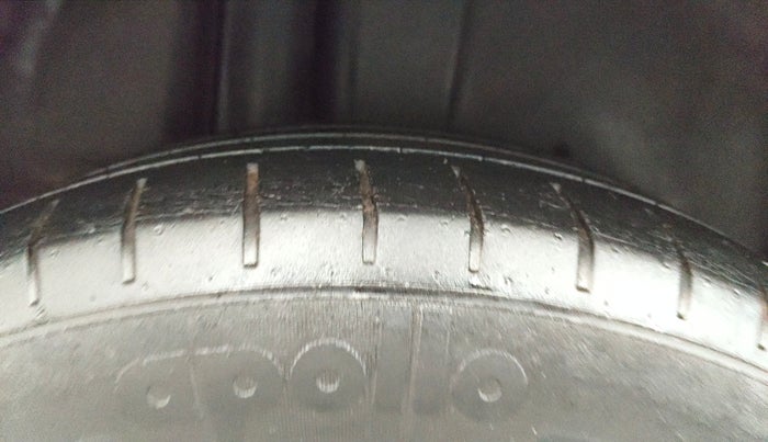 2020 Maruti Ciaz ALPHA  AT 1.5 SHVS PETROL, Petrol, Automatic, 81,801 km, Right Rear Tyre Tread