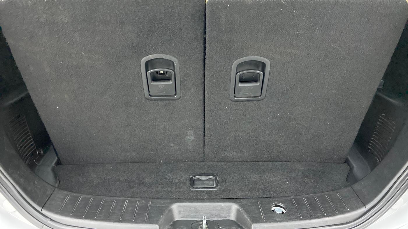 2020 Mahindra XUV500 W9 AT, Diesel, Automatic, 34,665 km, Boot Inside