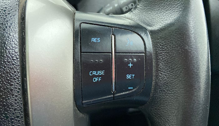 2020 Mahindra XUV500 W9 AT, Diesel, Automatic, 34,665 km, Adaptive Cruise Control