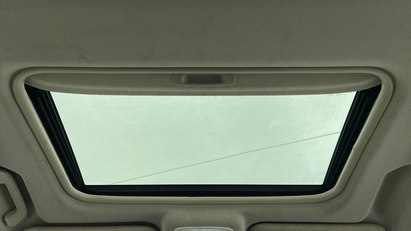 2020 Mahindra XUV500 W9 AT, Diesel, Automatic, 34,665 km, Moonroof/ Sunroof
