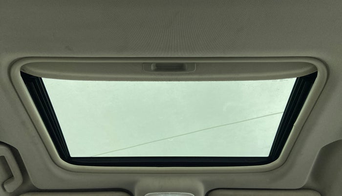 2020 Mahindra XUV500 W9 AT, Diesel, Automatic, 34,665 km, Moonroof/ Sunroof