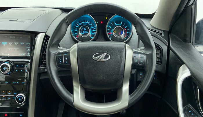 2020 Mahindra XUV500 W9 AT, Diesel, Automatic, 34,665 km, Steering Wheel Close Up