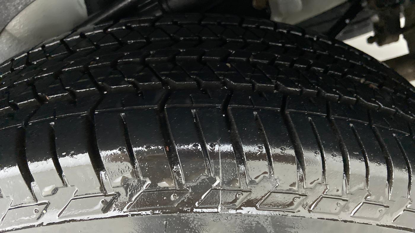 2020 Mahindra XUV500 W9 AT, Diesel, Automatic, 34,665 km, Left Rear Tyre Tread