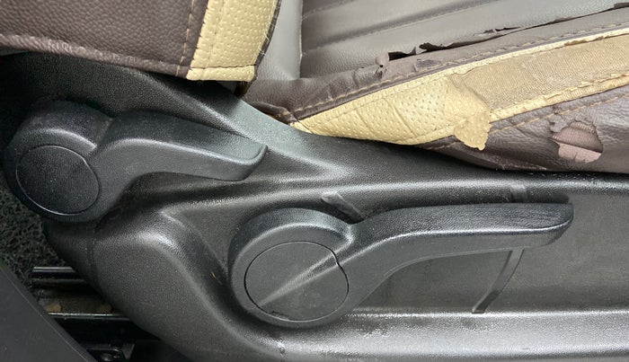 2020 Mahindra XUV500 W9 AT, Diesel, Automatic, 34,665 km, Driver Side Adjustment Panel