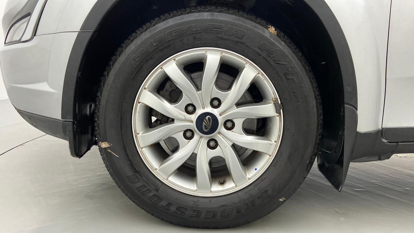 2020 Mahindra XUV500 W9 AT, Diesel, Automatic, 34,665 km, Left Front Wheel