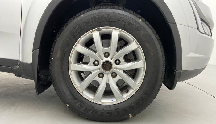 2020 Mahindra XUV500 W9 AT, Diesel, Automatic, 34,665 km, Right Front Wheel