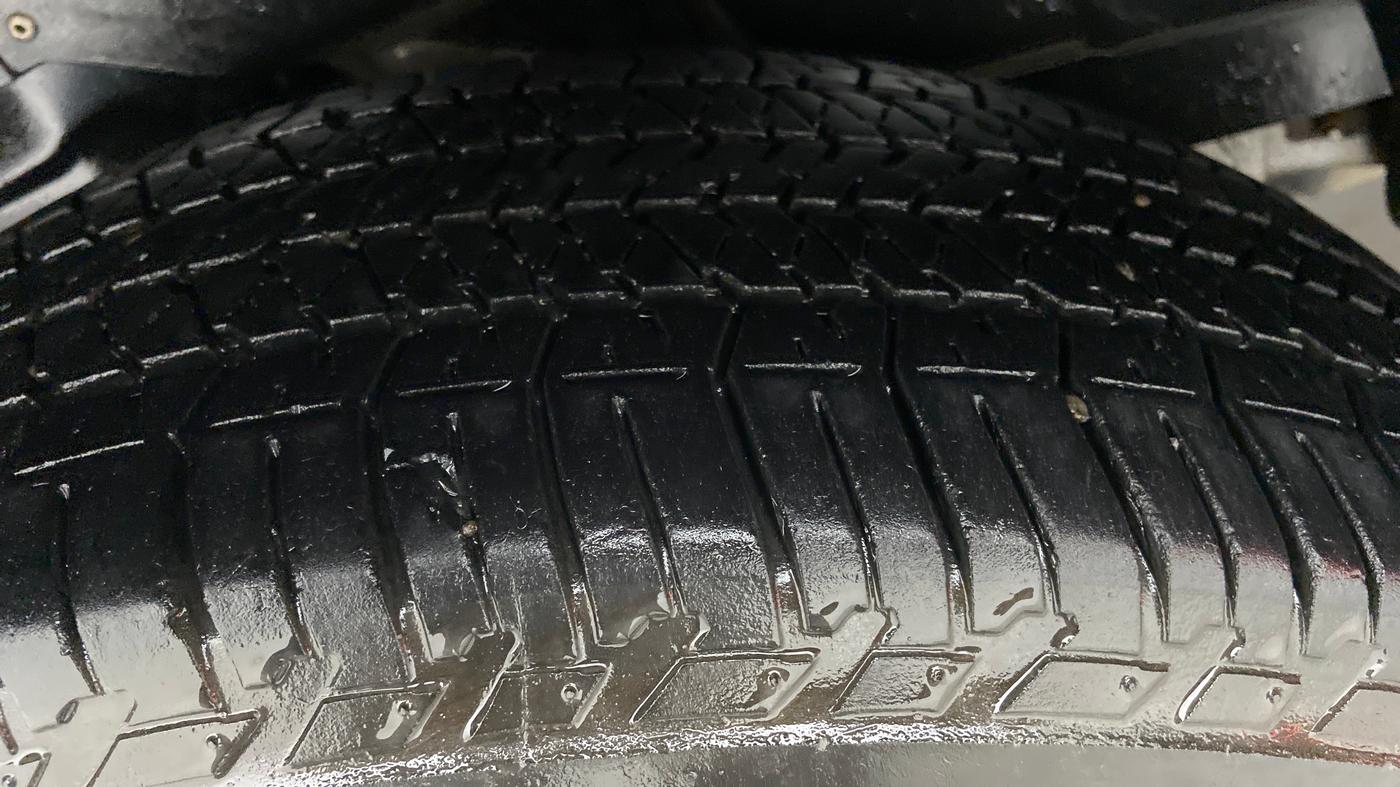 2020 Mahindra XUV500 W9 AT, Diesel, Automatic, 34,665 km, Right Rear Tyre Tread