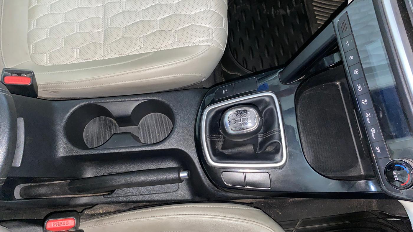 2019 KIA SELTOS HTX 1.5 PETROL, Petrol, Manual, 45,531 km, Gear Lever