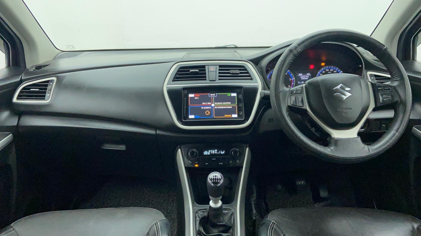 2016 Maruti S Cross ALPHA 1.6, Diesel, Manual, 1,18,540 km, Dashboard