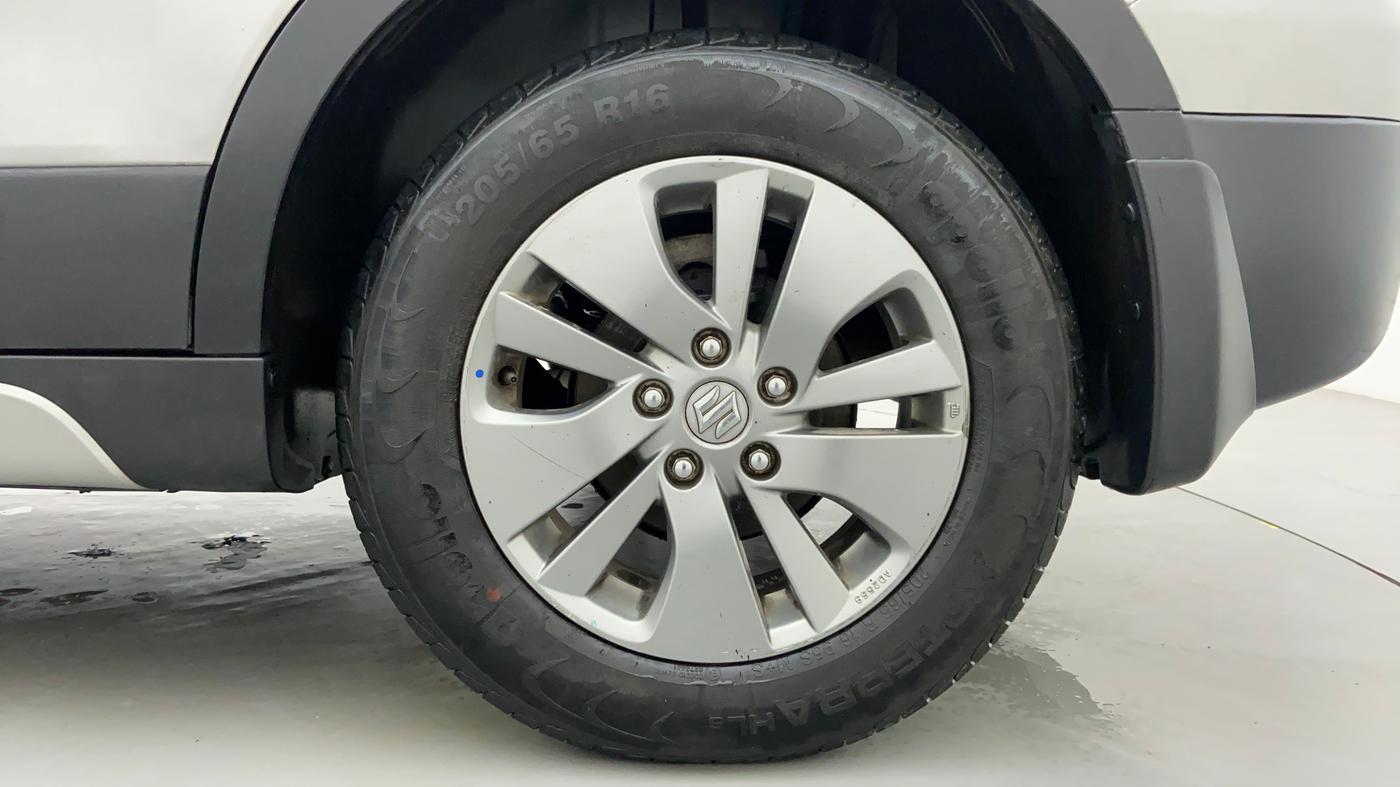 2016 Maruti S Cross ALPHA 1.6, Diesel, Manual, 1,18,540 km, Left Rear Wheel