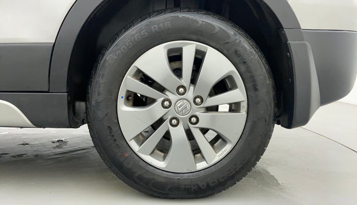 2016 Maruti S Cross ALPHA 1.6, Diesel, Manual, 1,18,540 km, Left Rear Wheel