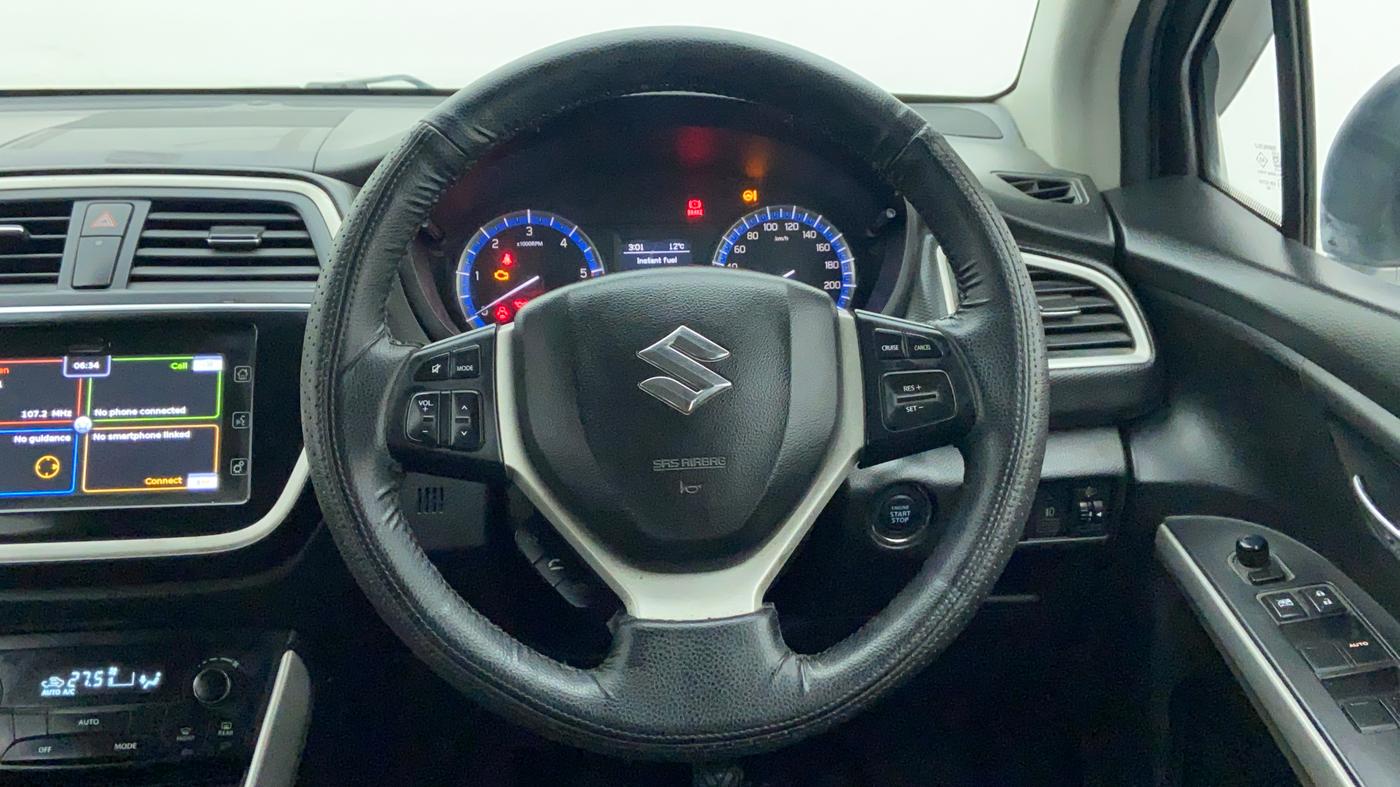 2016 Maruti S Cross ALPHA 1.6, Diesel, Manual, 1,18,540 km, Steering Wheel Close Up