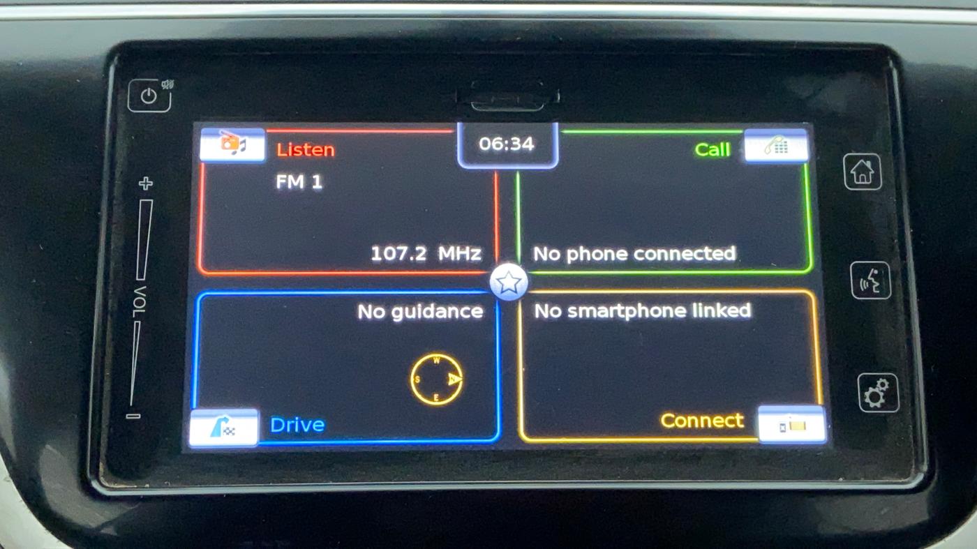 2016 Maruti S Cross ALPHA 1.6, Diesel, Manual, 1,18,540 km, Infotainment System