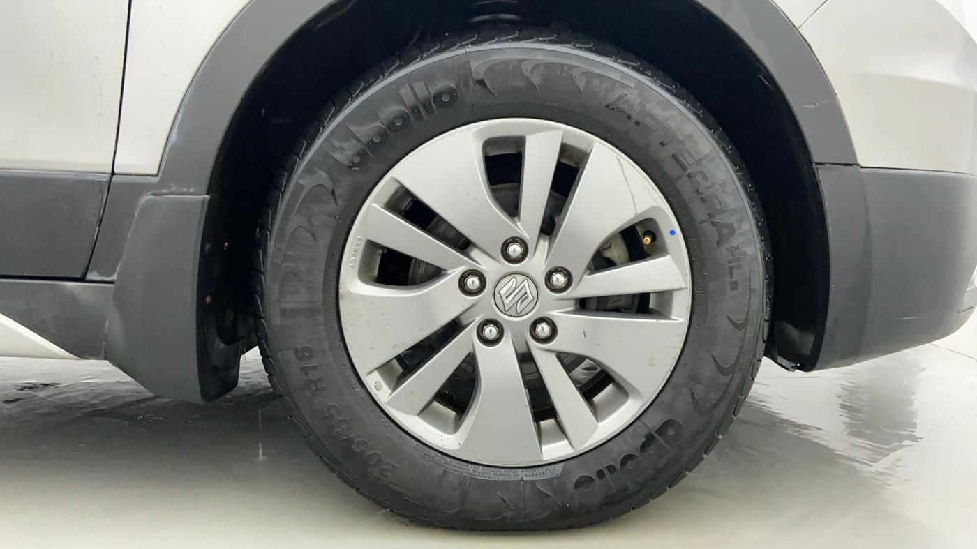 2016 Maruti S Cross ALPHA 1.6, Diesel, Manual, 1,18,540 km, Right Front Wheel