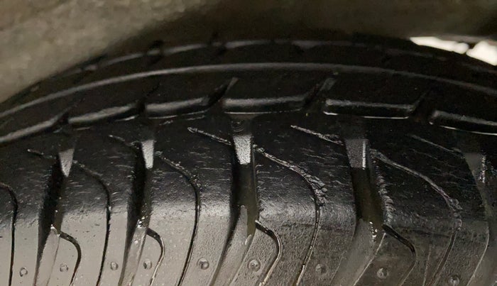 2013 Maruti Wagon R 1.0 LXI, Petrol, Manual, 22,355 km, Left Rear Tyre Tread