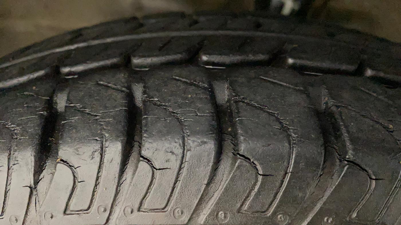 2013 Maruti Wagon R 1.0 LXI, Petrol, Manual, 22,355 km, Left Front Tyre Tread